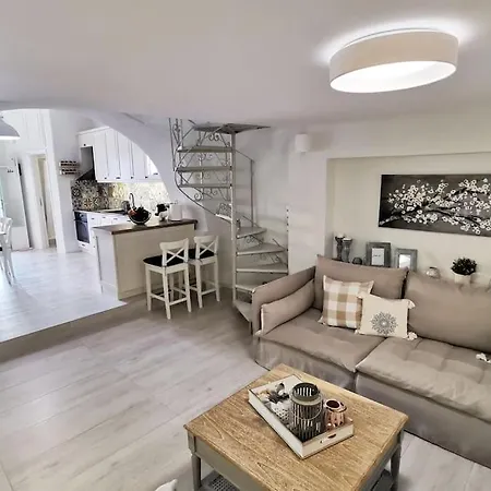 The Minty Door Boutique House Naousa (Paros)